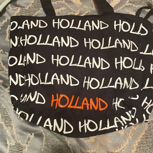 Robin Ruth Tote - Picture 3 of 6